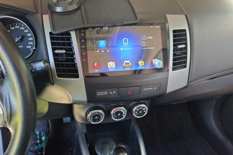 Used Mitsubishi Outlander 2011 Kijang 2.0 Sport Edition Audio And AC Panel