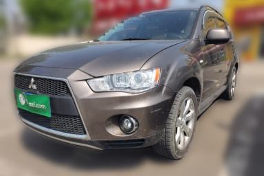 Used Mitsubishi Outlander 2011 Kicks 2.4 Fashion Edition