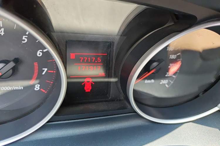 Used Mitsubishi Outlander 2011 Kicks 2.4 Fashion Edition Odometer Close Up
