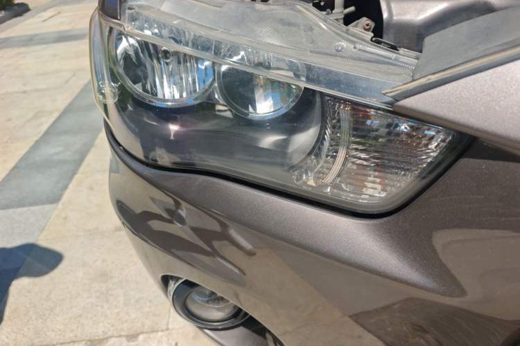 Used Mitsubishi Outlander 2011 Kijang 2.0 Sport Edition Right Front Headlight