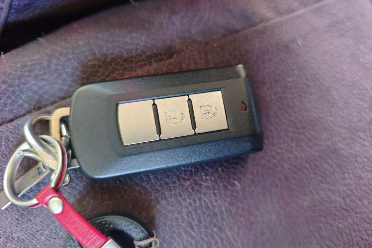 Used Mitsubishi Outlander 2011 Kijang 2.0 Sport Edition Vehicle Key