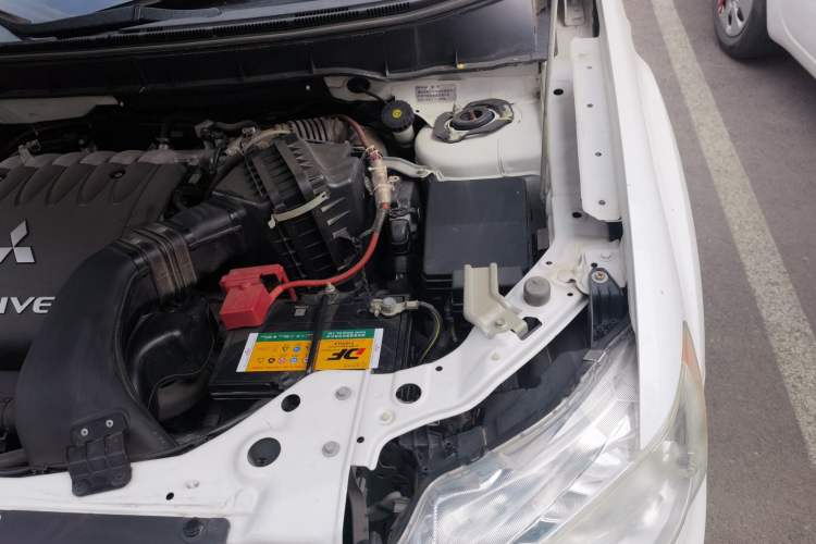 Used Mitsubishi Outlander 2011 Kijang 3.0 Luxury Edition Engine Bay Left
