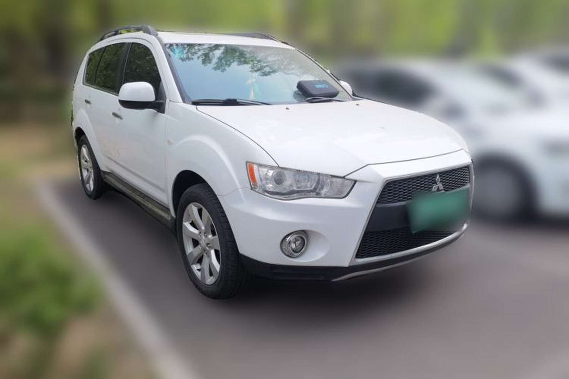 Used Mitsubishi Outlander 2011 Kijang 3.0 Luxury Edition Front Right 45 Deg