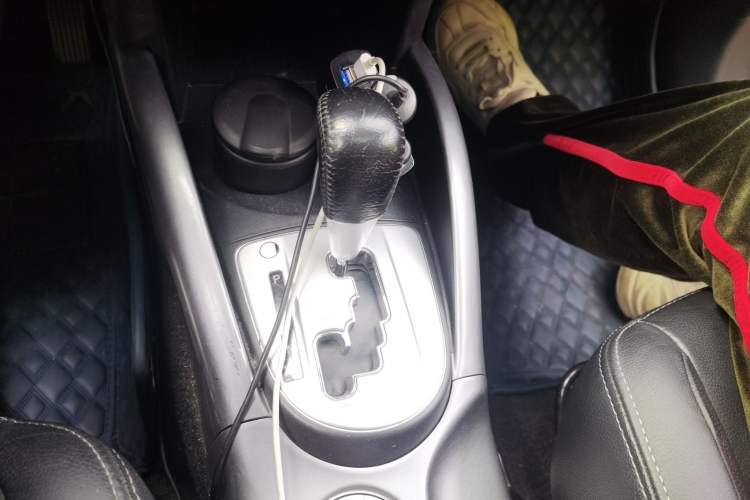 Used Mitsubishi Outlander 2011 Kijang 3.0 Luxury Edition Gear Lever