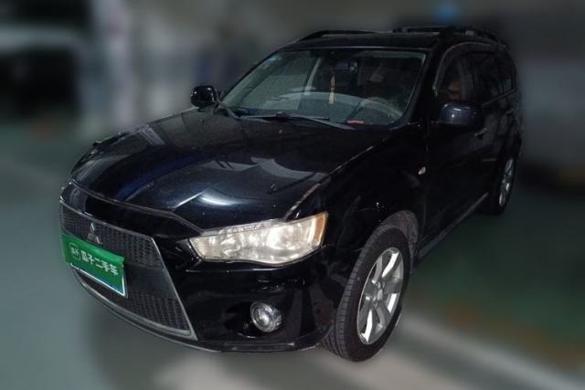 Mitsubishi Outlander 2012 Kicks 2.4 Fashion Navigation Edition d’occasion