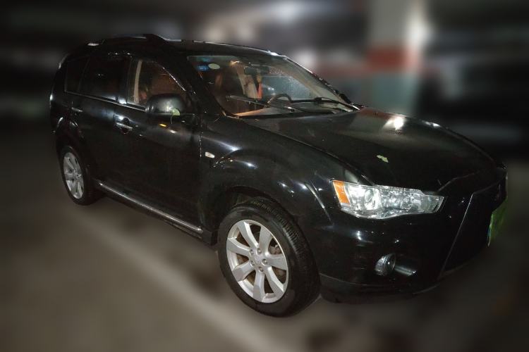 Used Mitsubishi Outlander 2012 Kicks 2.4 Fashion Navigation Edition Exterior 2