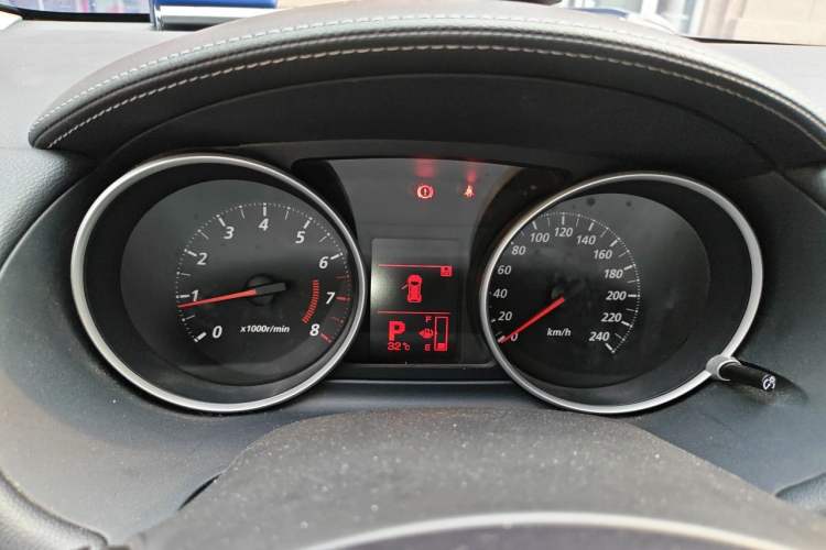 Used Mitsubishi Outlander 2012 Kicks 2.4 Fashion Navigation Edition Instrument Cluster
