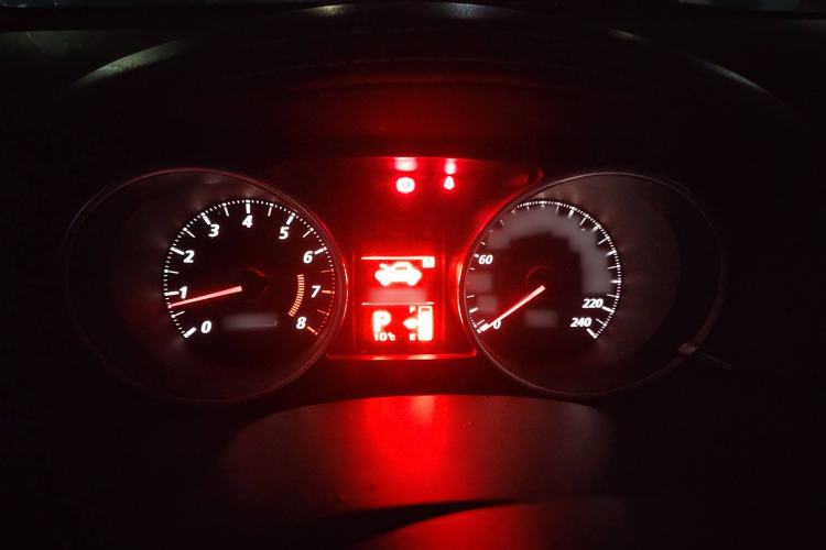 Used Mitsubishi Outlander 2012 Kicks 2.4 Fashion Navigation Edition Instrument Cluster