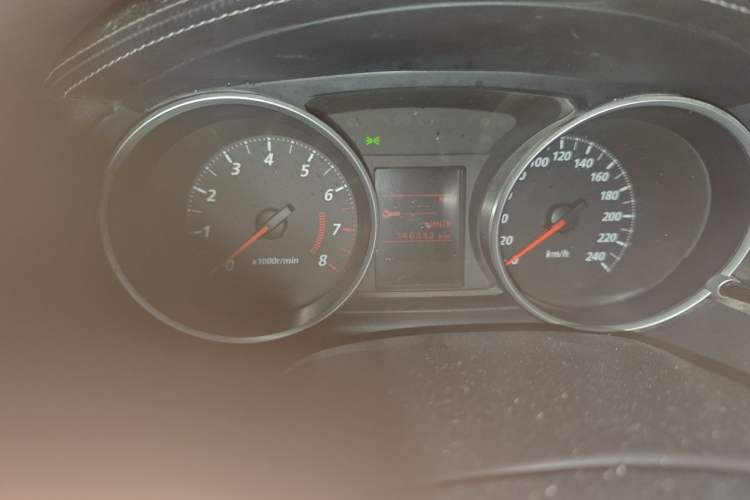Used Mitsubishi Outlander 2012 Kicks 2.0 Sport Navigation Edition Odometer Close Up