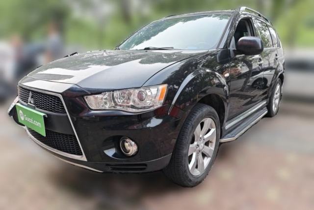 Used Mitsubishi Outlander 2012 Kicks 2.4 Fashion Navigation Edition