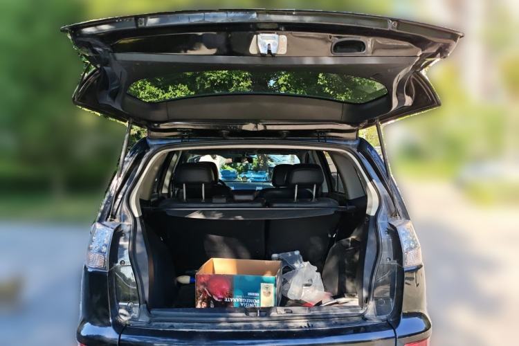 Used Mitsubishi Outlander 2012 Kicks 2.4 Fashion Navigation Edition Trunk