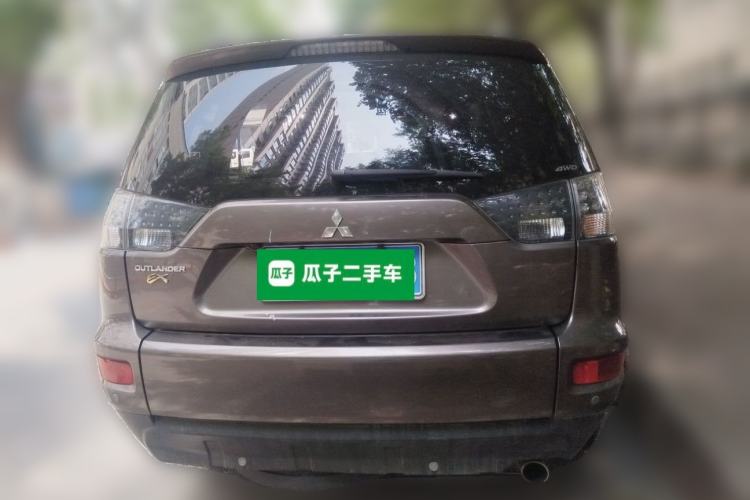 Used Mitsubishi Outlander 2012 Kicks 2.0 Sport Navigation Edition Rear