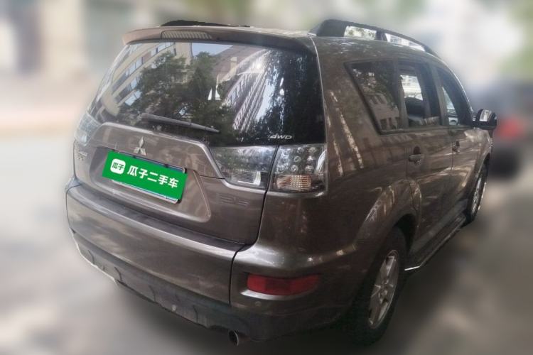 Used Mitsubishi Outlander 2012 Kicks 2.0 Sport Navigation Edition Rear Right 45 Deg