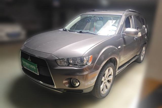 Used Mitsubishi Outlander 2012 Kicks 2.4 Fashion Navigation Edition