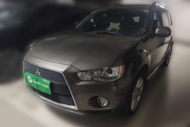 Used Mitsubishi Outlander 2012 Kicks 2.4 Fashion Navigation Edition