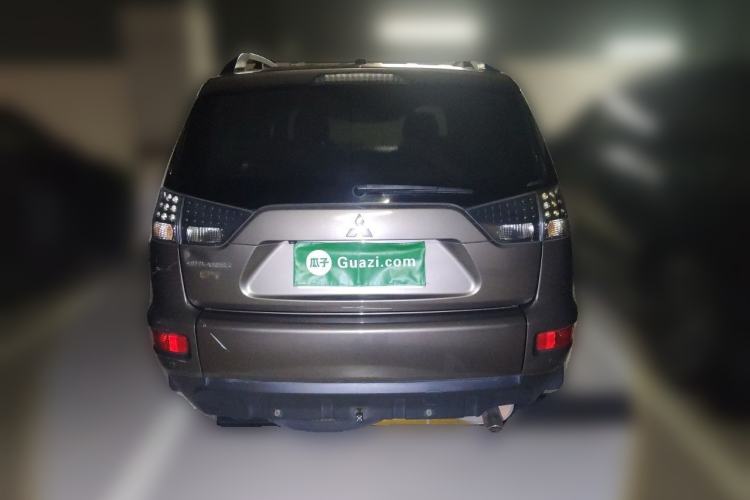 Used Mitsubishi Outlander 2012 Kicks 2.4 Fashion Navigation Edition Rear