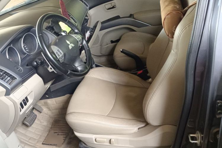 Used Mitsubishi Outlander 2012 Kijang 2.0 Urban Navigation Edition Left Front Seat