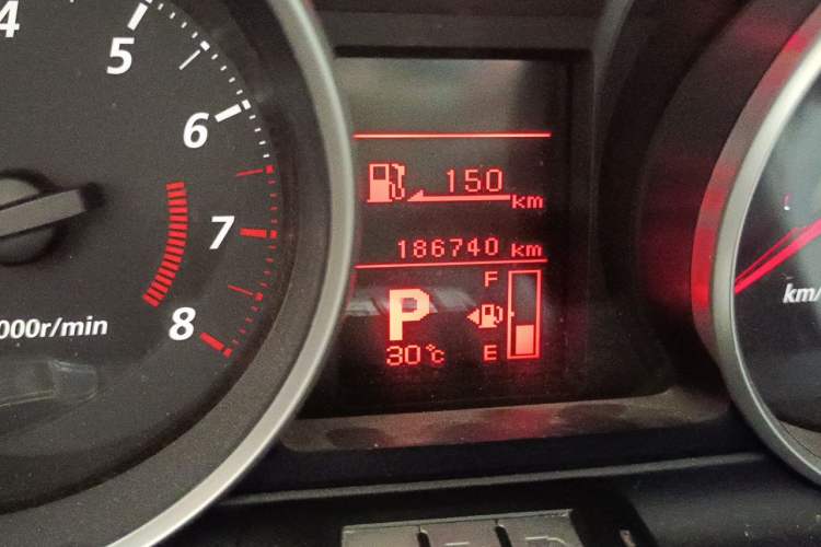 Used Mitsubishi Outlander 2012 Kijang 2.0 Urban Navigation Edition Odometer Close Up