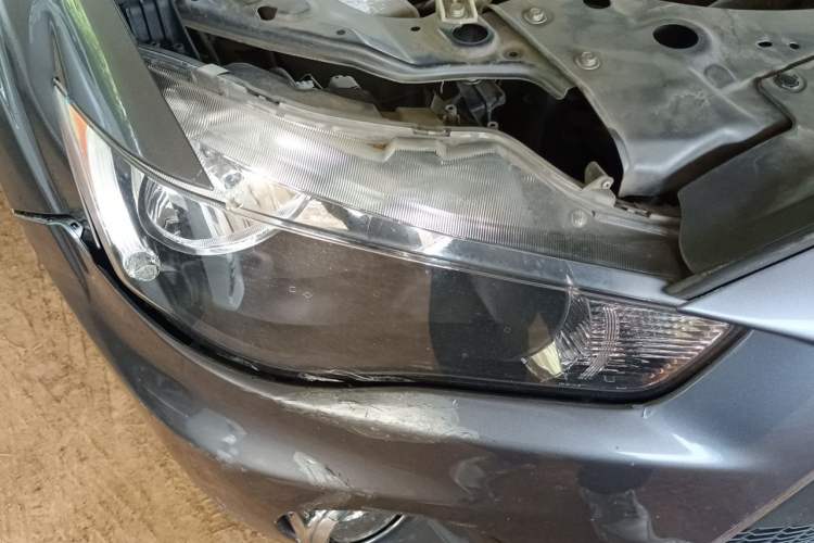 Used Mitsubishi Outlander 2012 Kijang 2.0 Urban Navigation Edition Right Front Headlight