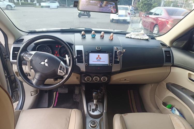 Used Mitsubishi Outlander 2012 Kijang 2.0 Urban Navigation Edition Center Console