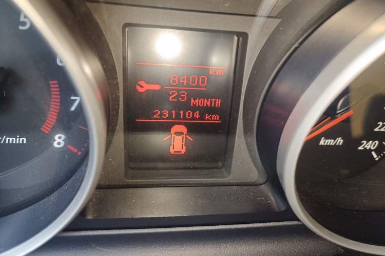 Used Mitsubishi Outlander 2012 Kijang 2.0 Urban Navigation Edition Odometer Close Up