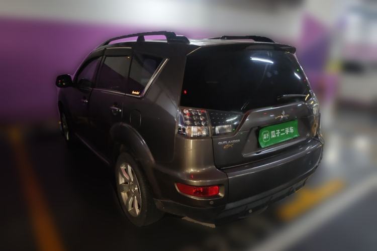 Used Mitsubishi Outlander 2012 Kicks 2.4 Fashion Navigation Edition Rear Left 45 Deg