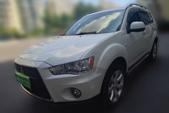Used Mitsubishi Outlander 2012 Kicks 2.4 Fashion Navigation Edition