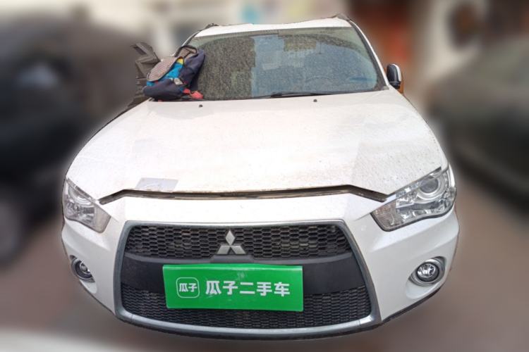 Used Mitsubishi Outlander 2012 Kicks 2.4 Fashion Navigation Edition Front