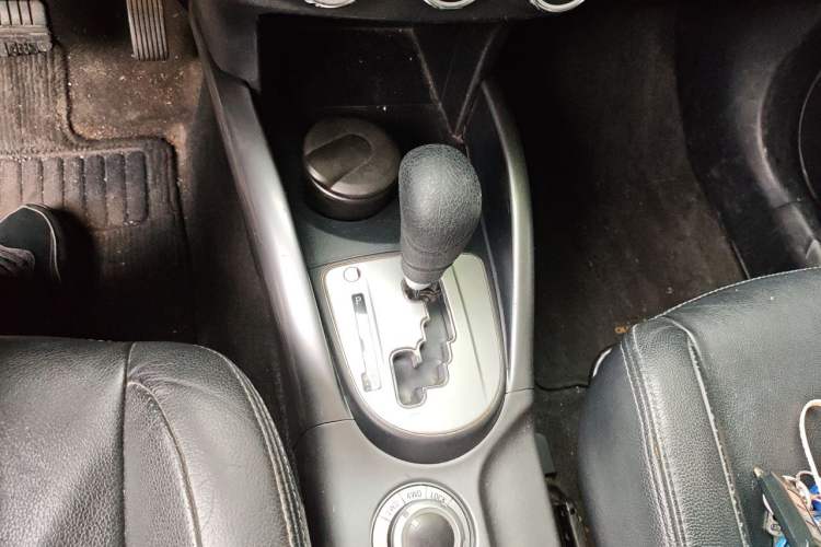 Used Mitsubishi Outlander 2012 Kicks 2.4 Fashion Navigation Edition Gear Lever