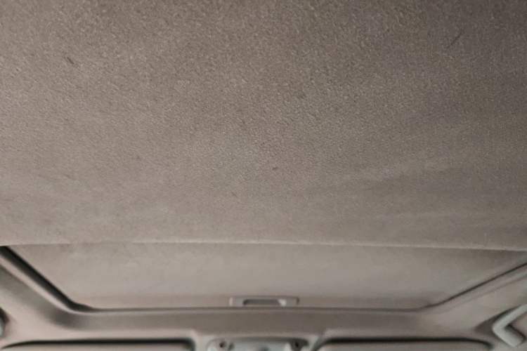 Used Mitsubishi Outlander 2012 Kicks 2.4 Fashion Navigation Edition Headliner