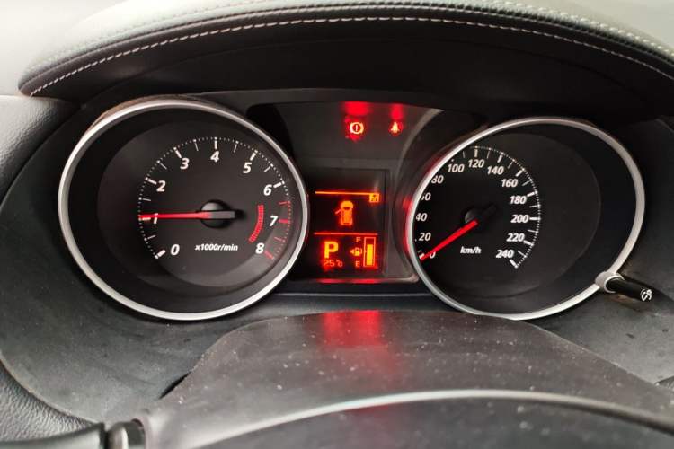 Used Mitsubishi Outlander 2012 Kicks 2.4 Fashion Navigation Edition Instrument Cluster