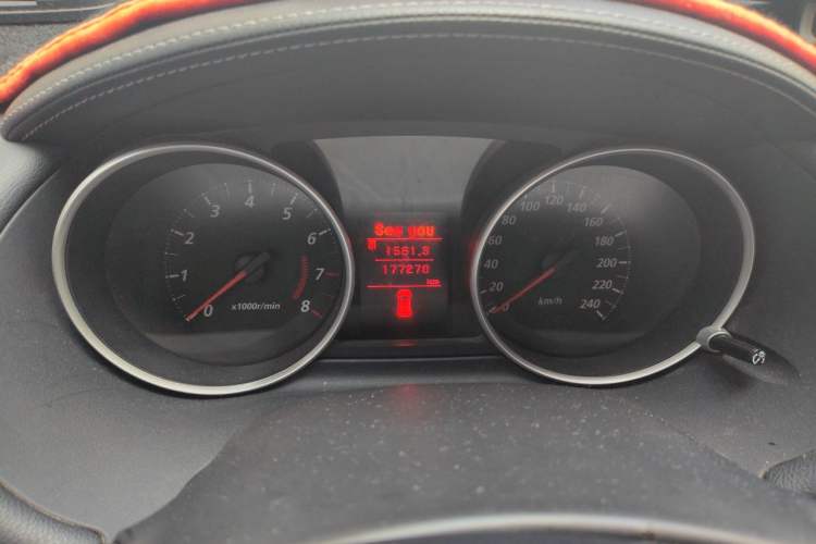 Used Mitsubishi Outlander 2012 Kicks 2.4 Fashion Navigation Edition Odometer Close Up