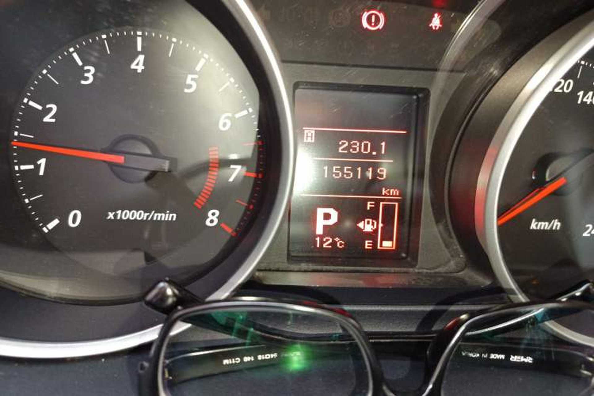 Used Mitsubishi Outlander 2012 Kicks 2.4 Fashion Navigation Edition Odometer Close Up