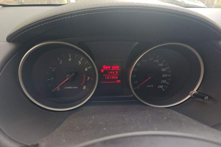 Used Mitsubishi Outlander 2012 Kicks 2.4 Fashion Navigation Edition Odometer Close Up