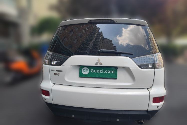 Used Mitsubishi Outlander 2012 Kicks 2.4 Fashion Navigation Edition Rear
