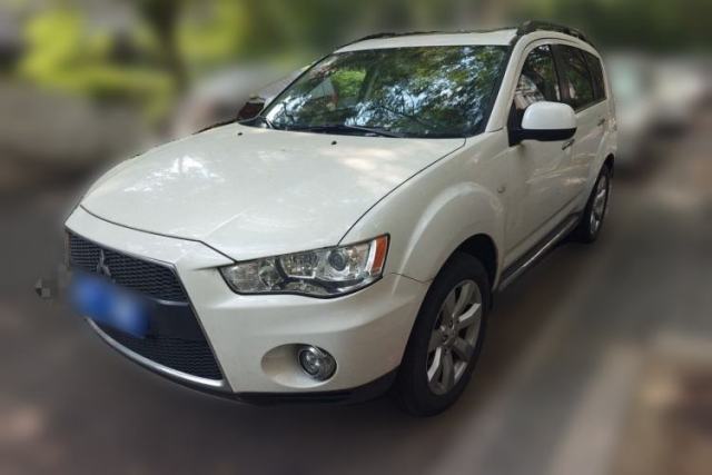 Used Mitsubishi Outlander 2012 Kicks 2.4 Fashion Navigation Edition