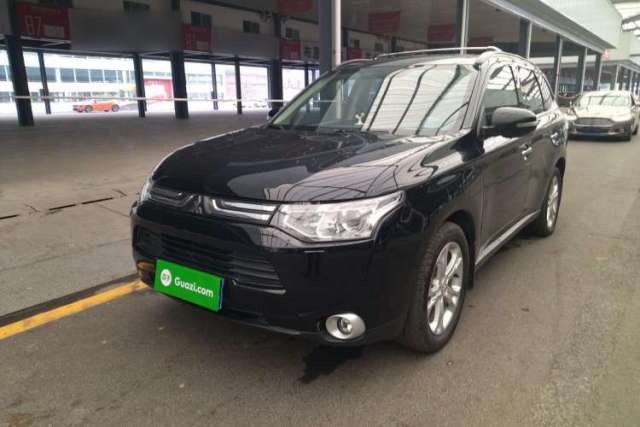 Used Mitsubishi Outlander 2013 2.4L Four-Wheel Drive Luxury Navigation Version 7 Seats