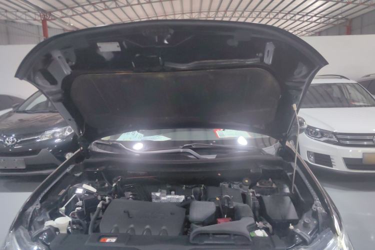 Used Mitsubishi Outlander 2013 2.4L 4x4 Luxury Navigation Edition 5 Seats Engine Bay