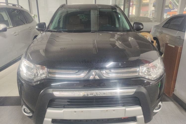 Used Mitsubishi Outlander 2013 2.4L 4x4 Luxury Navigation Edition 5 Seats Exterior 1