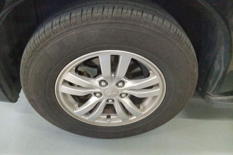 Used Mitsubishi Outlander 2013 2.0L Two-Wheel Drive Sport Navigation Version 5 Seats Exterior 1