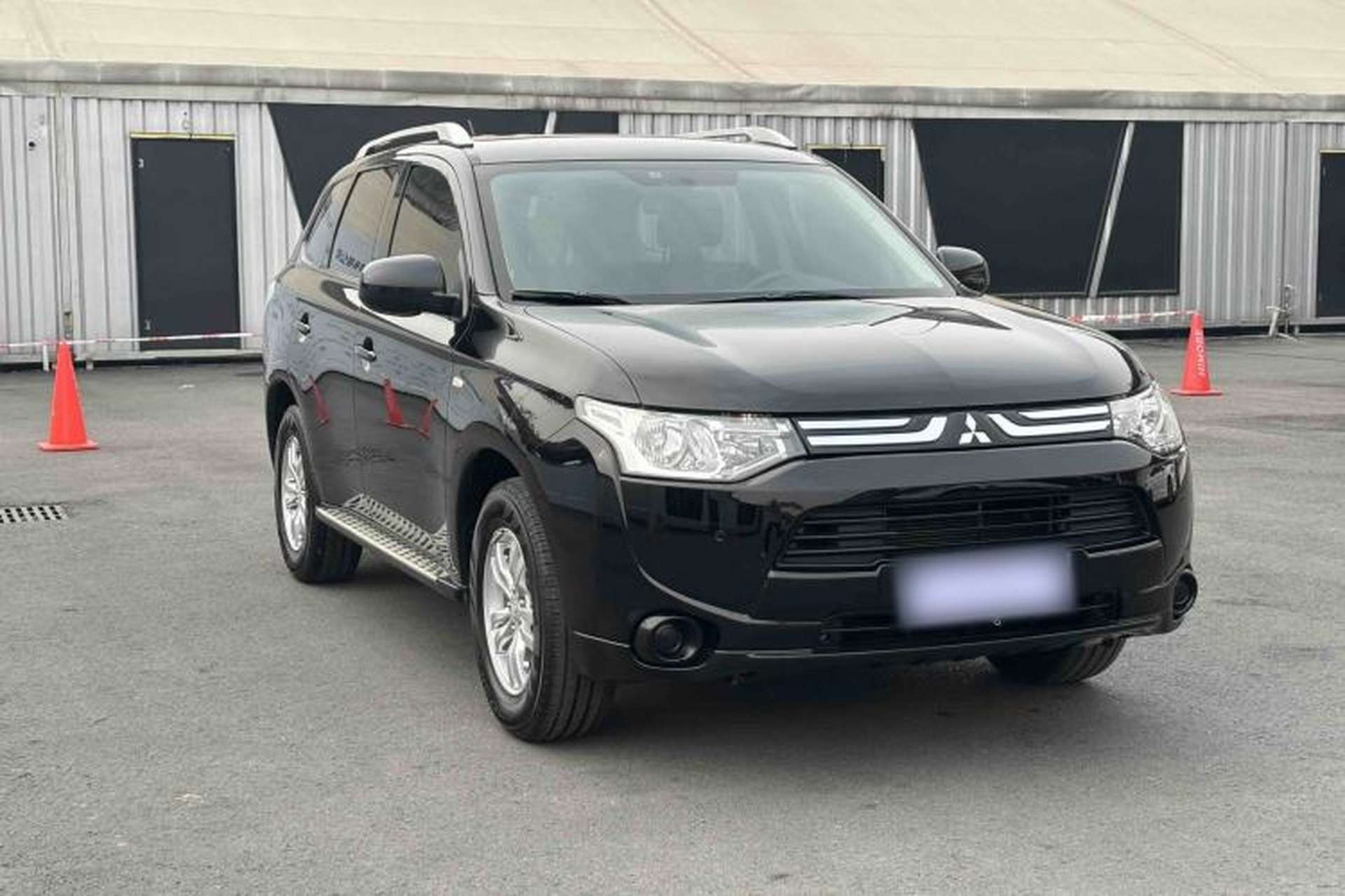 Used Mitsubishi Outlander 2013 2.0L Two-Wheel Drive Sport Navigation Version 5 Seats Exterior 4