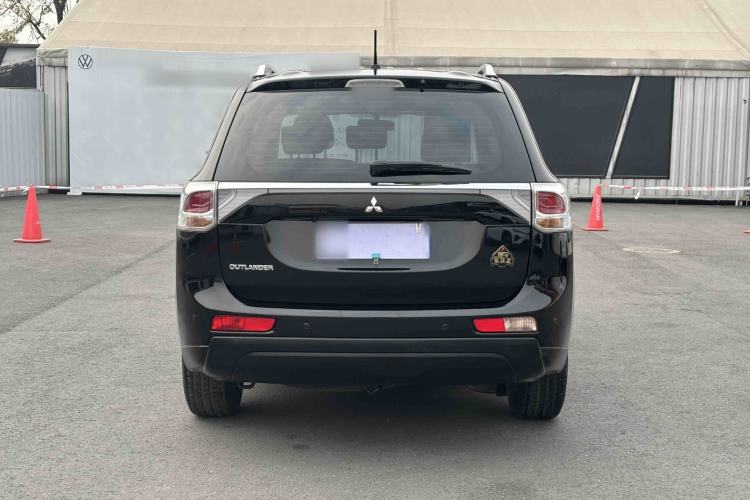 Used Mitsubishi Outlander 2013 2.0L Two-Wheel Drive Sport Navigation Version 5 Seats Exterior 6