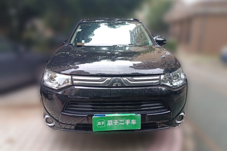 Used Mitsubishi Outlander 2013 2.4L 4x4 Luxury Navigation Edition 5 Seats Front