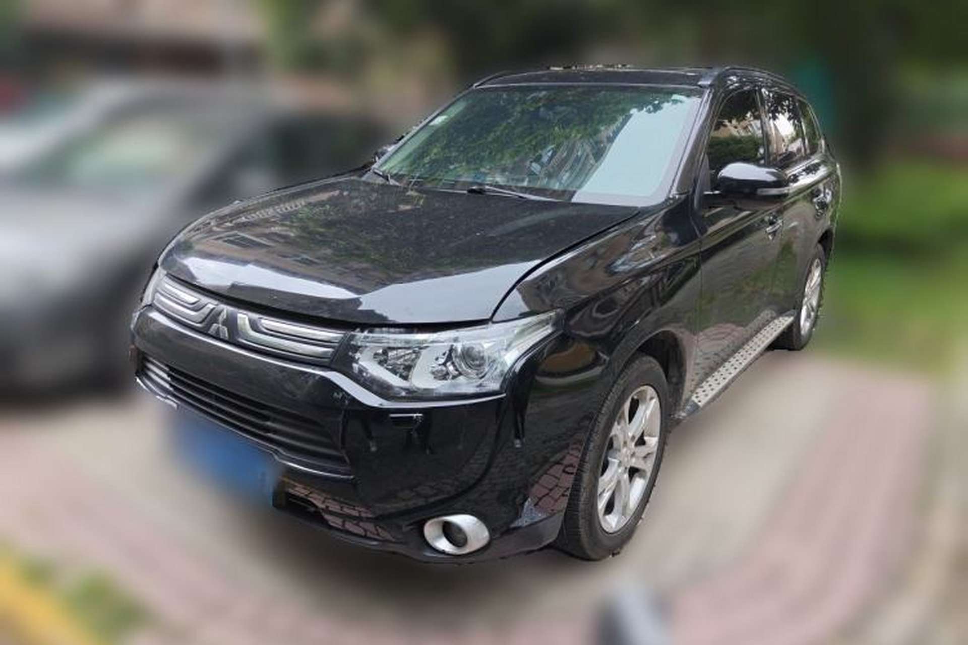 Used Mitsubishi Outlander 2013 2.4L 4x4 Luxury Navigation Edition 5 Seats Front Left 45 Deg