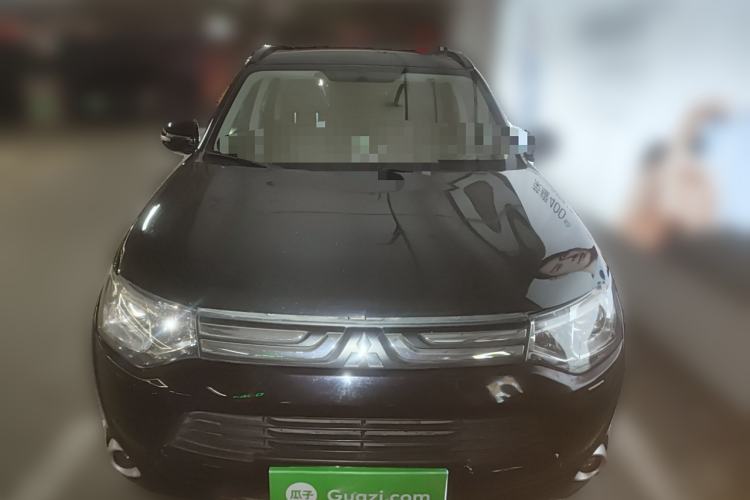 Used Mitsubishi Outlander 2013 2.4L 4x4 Luxury Navigation Edition 5 Seats Front