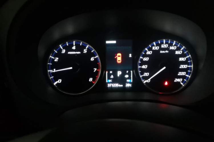 Used Mitsubishi Outlander 2013 2.4L 4x4 Luxury Navigation Edition 5 Seats Instrument Cluster
