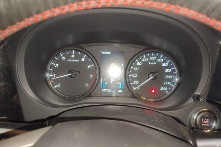 Used Mitsubishi Outlander 2013 2.4L Four-Wheel Drive Luxury Navigation Version 7 Seats Instrument Cluster