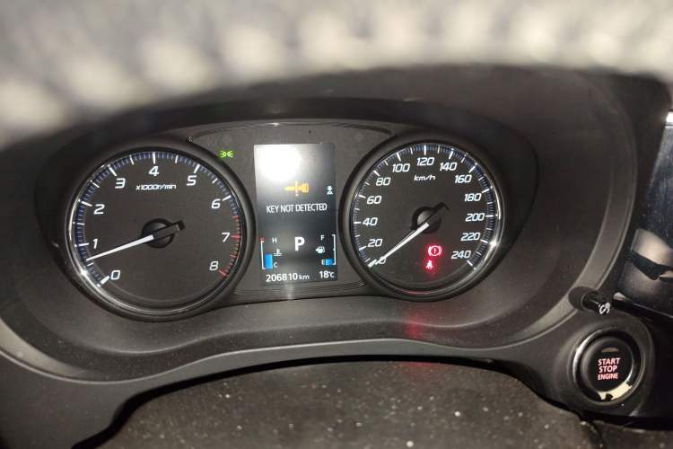 Used Mitsubishi Outlander 2013 2.4L Four-Wheel Drive Luxury Navigation Version 7 Seats Instrument Cluster