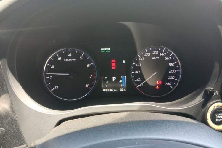 Used Mitsubishi Outlander 2013 2.4L Four-Wheel Drive Luxury Navigation Version 7 Seats Instrument Cluster