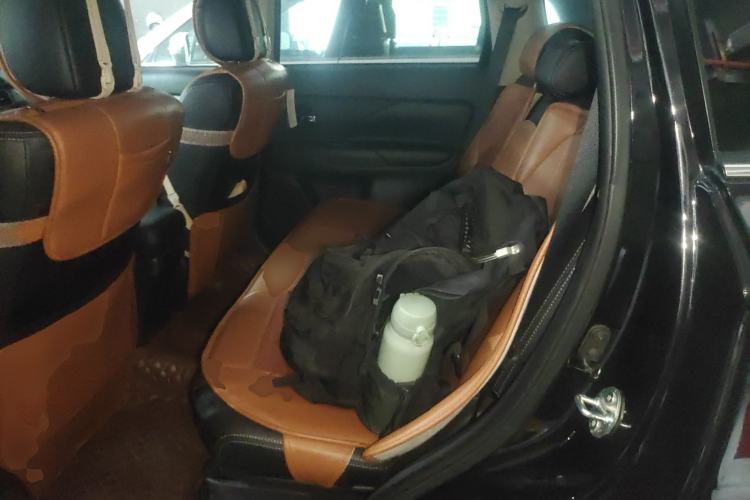 Used Mitsubishi Outlander 2013 2.4L 4x4 Luxury Navigation Edition 5 Seats Interior 4